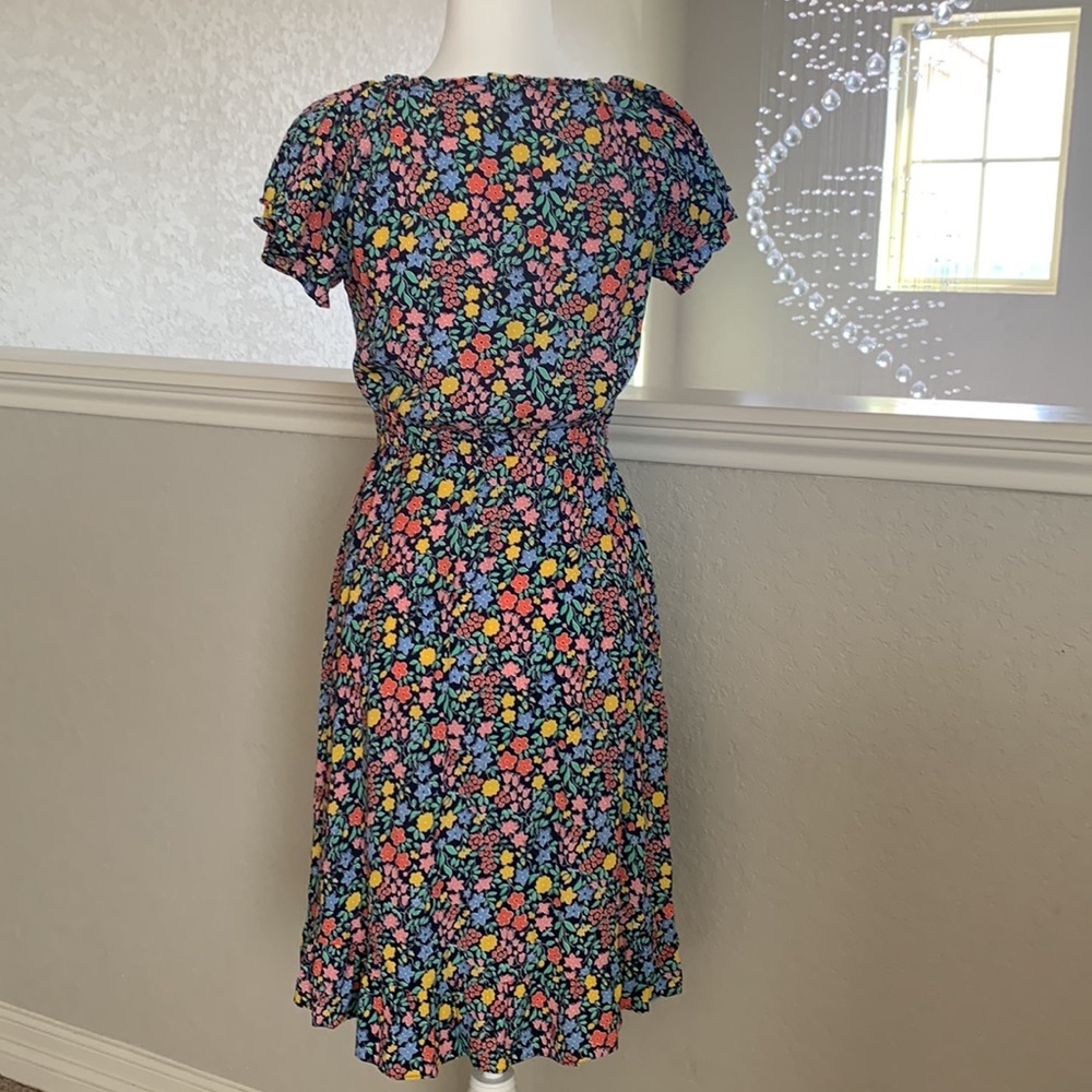 Talbots floral short sleeves flounce dress size 4P - Picture 3 of 5